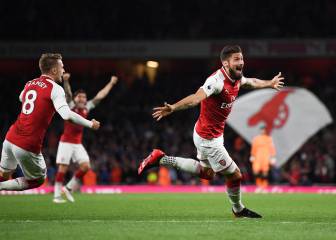Giroud da la victoria al Arsenal en un partido loco ante Leicester