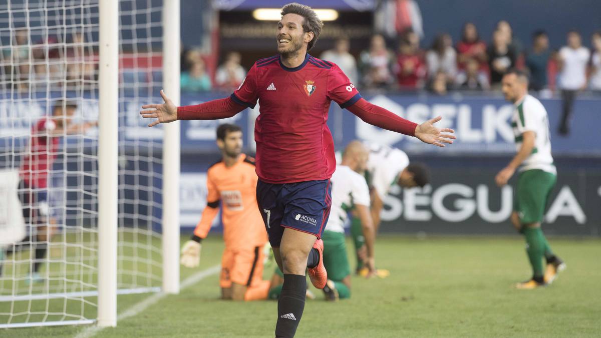 Sigue en vivo y en directo online el Osasuna vs Sevilla Atlético, de la primera jornada de la Liga 1/2/3, que se juega desde las 19:00 horas en el estadio El Sadar.