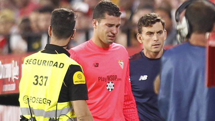 David Soria, baja dos semanas por una luxación en un dedo
