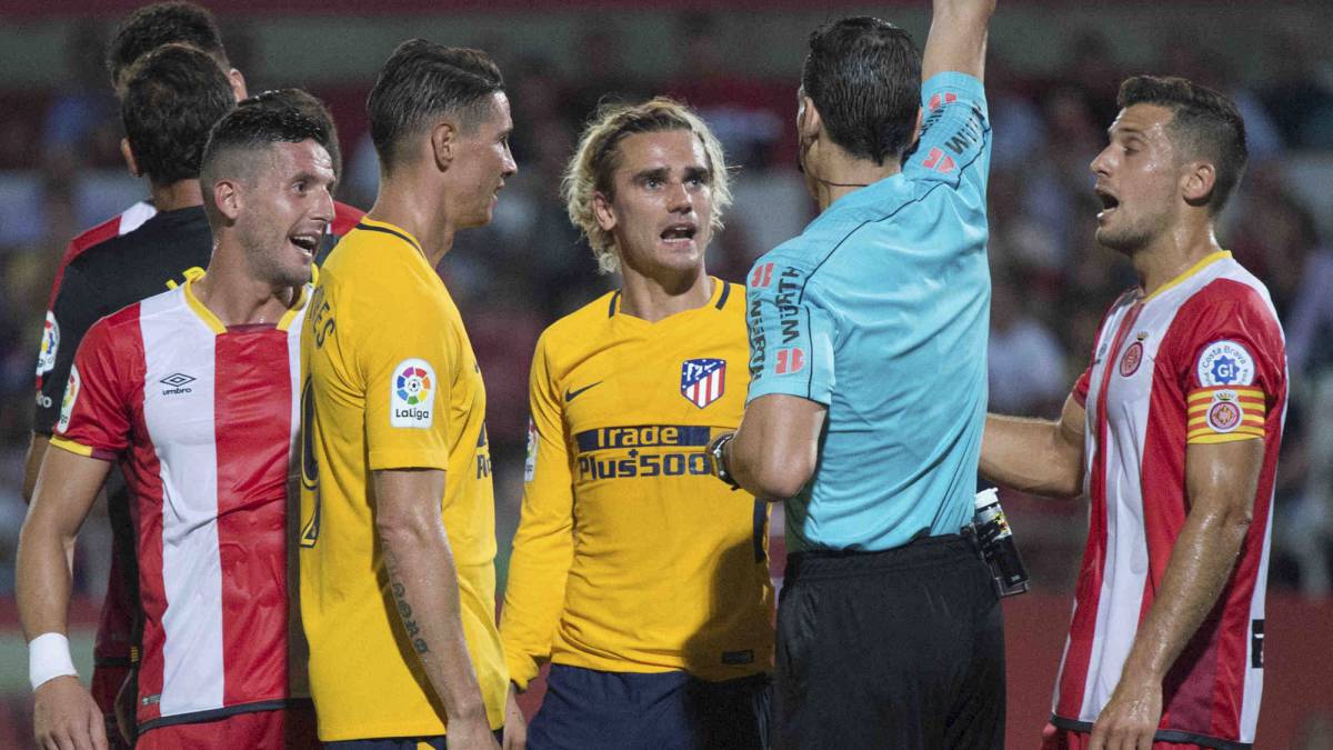 Banega, suspendido por insultar al árbitro
