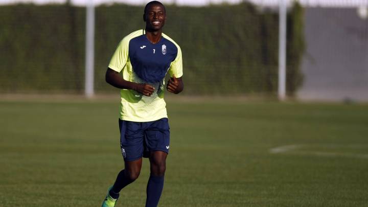 El Granada hace oficial que Adrián Ramos se queda