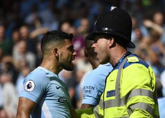Investigarán al Kun Agüero tras encararse a un policía