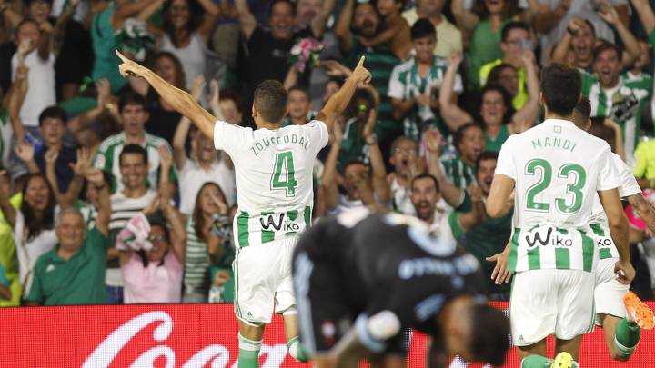 El central marroquí del Betis Zou Feddal marcó ante el Celta el gol de la victoria y ya hace olvidar a Germán Pezzella: "El Betis es como una religión".