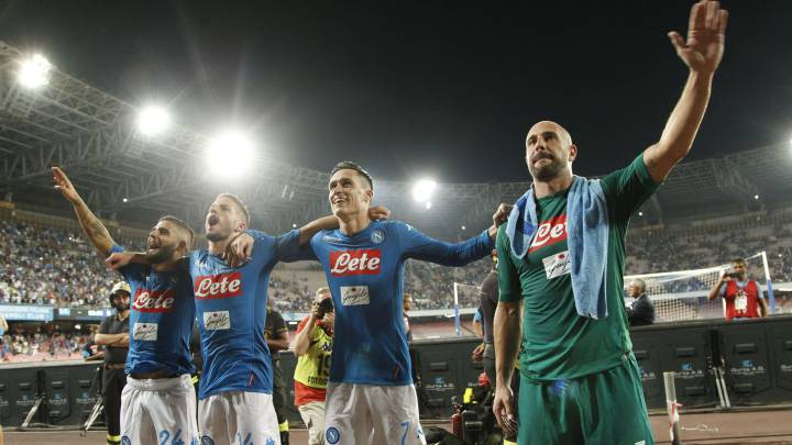 El guardameta del Nápoles, Pepe Reina, se marchó conmovido de San Paolo.