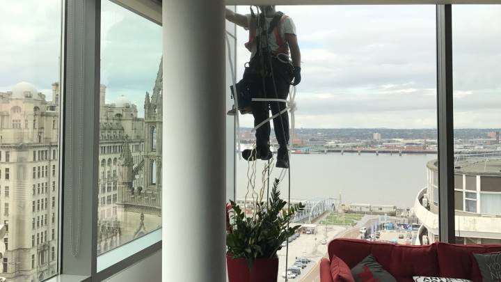 Liverpool CEO posts ironic deadline day tweet
