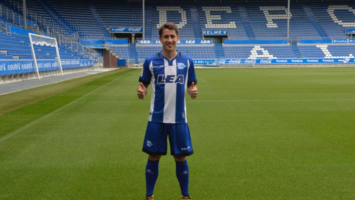 Bojan Krkic durante su presentación con el Alavés