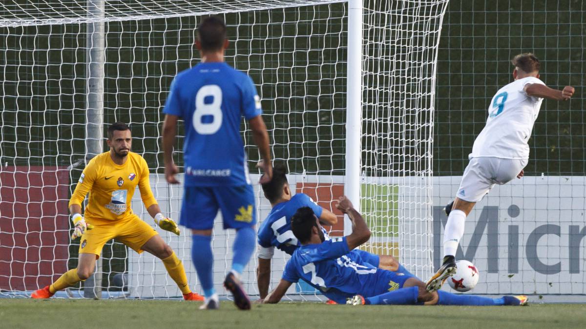 El Real Madrid Castilla se atasca en el Di Stéfano al empatar ante la Ponferradina.