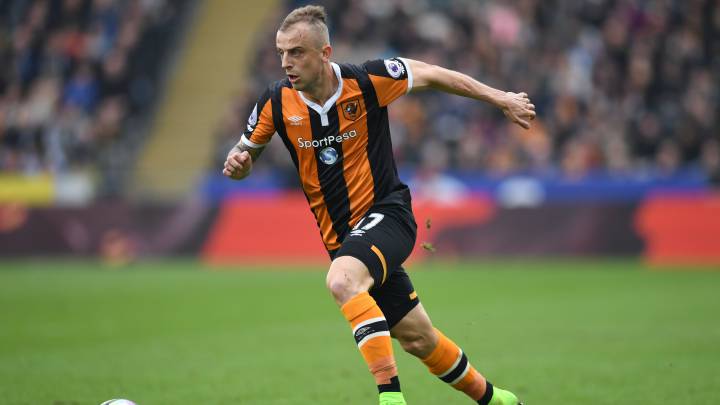 El Betis ha estado a punto de firmar al extremo internacional de Polonia Kamil Grosicki, del Hull, pero no hubo dinero (como con Munir) y llegó Campbell.