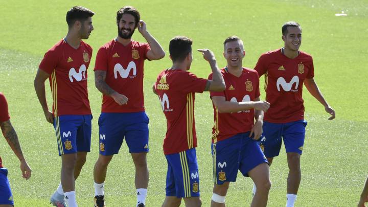 Los jugadores de la Selección en el entrenamiento.