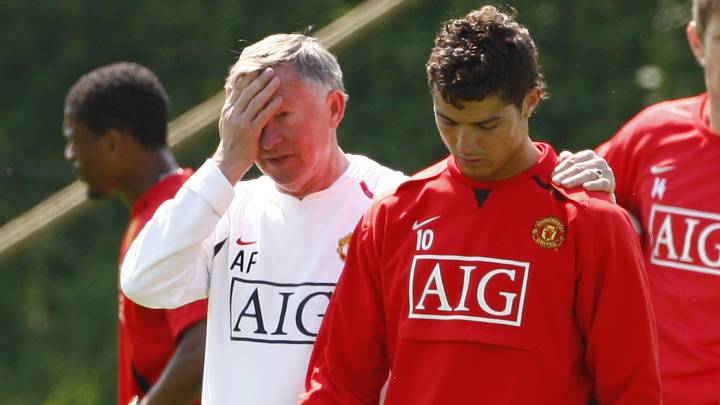 Alex Ferguson juntoa Cristiano Ronaldo en un entrenamiento del Manchester United.