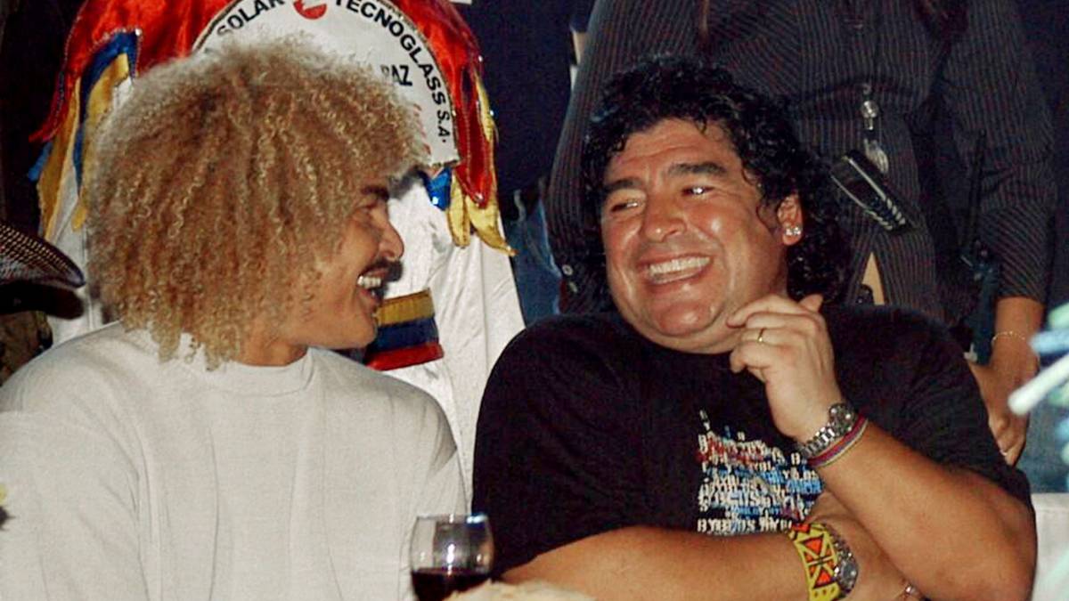 Valderrama y Maradona juntos.
