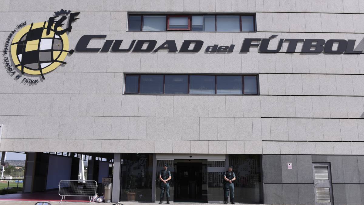 Día de la detención de Ángel María Villar. En la imagen, la sede de Las Rozas de la RFEF.