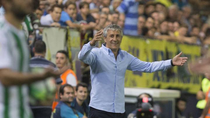 El entrenador del Betis Quique Setién insistió en pedir "tiempo" para desarrollar su idea de juego: "Aquí ganas y eres feliz y si pierdes hay depresión".