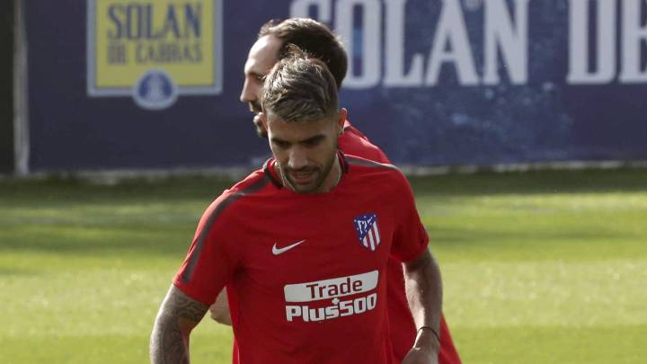 Augusto Fernández ya se entrena con el resto de sus compañeros.
