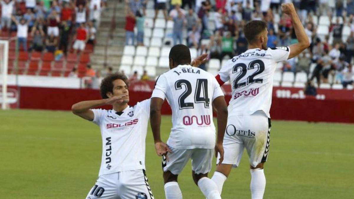 Jugadores del Albacete celebran un gol en la pasada campaña.