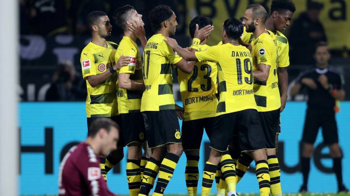 El Borussia Dortmund celebra uno de los goles que le hizo al Monchengladbach en la Bundesliga.