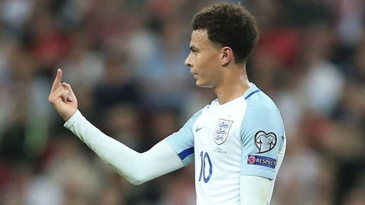 Dele Alli, sancionado con un partido por su 'peineta'