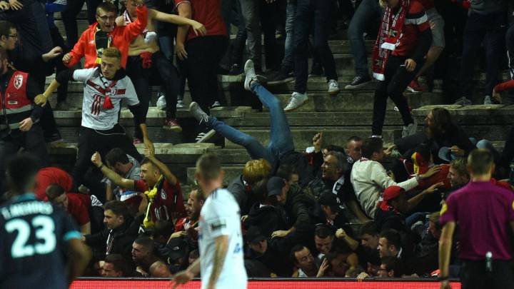 Al menos 20 heridos tras partirse una grada en el Miens-Lille