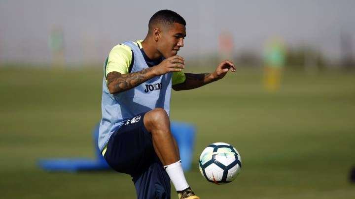 Sergio Peña, en un entrenamiento del Granada.