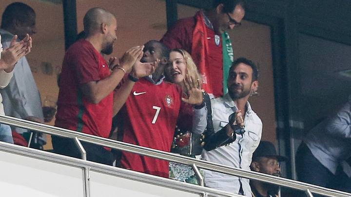 David Banda, junto a su madre Madonna, lució la camiseta de Cristiano.