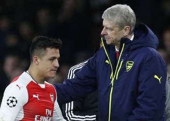 Wenger no descarta la venta de Alexis Sánchez y Özil en enero