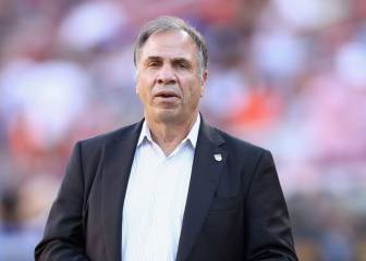 Bruce Arena dimite como técnico de Estados Unidos
