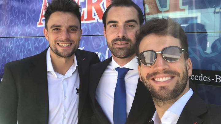 Míchel (izquierda), Sellés (segundo técnico del Qarabag y preparador físico) y Quintana.