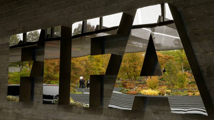 La FIFA, preocupada por los partidos 'pirata'.