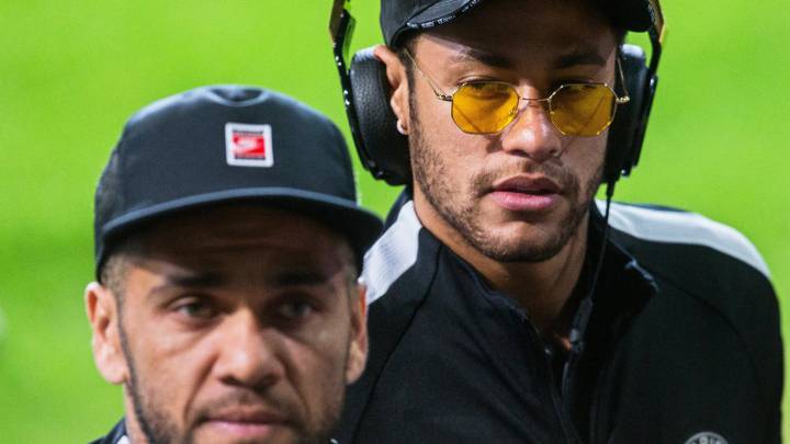 Alves cuenta al fin cómo fue su fichaje y el de Neymar por el PSG