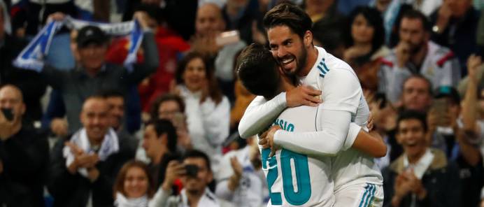 Isco y Asensio celebran el segundo gol del Madrid.