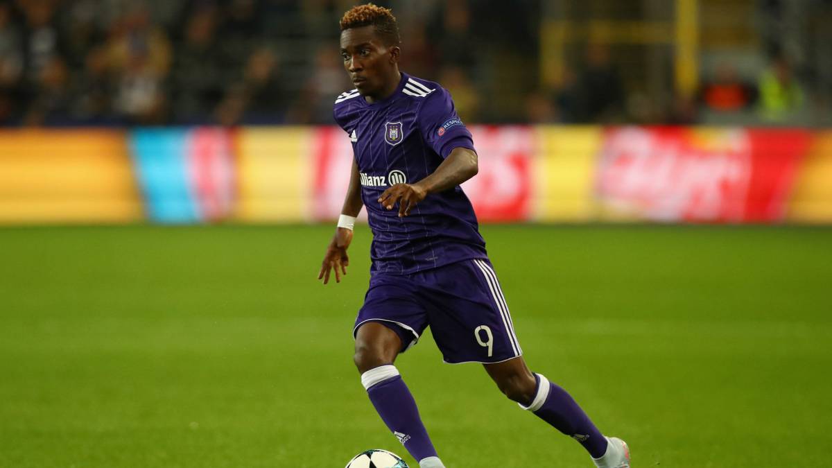 Henry Onyekuru, pretendido por el Atlético de Madrid, en la Champions League, partido del Anderlecht ante el PSG.