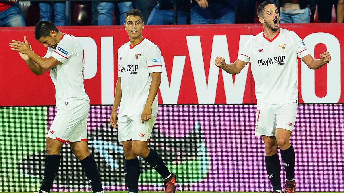 Sarabia celebra un gol