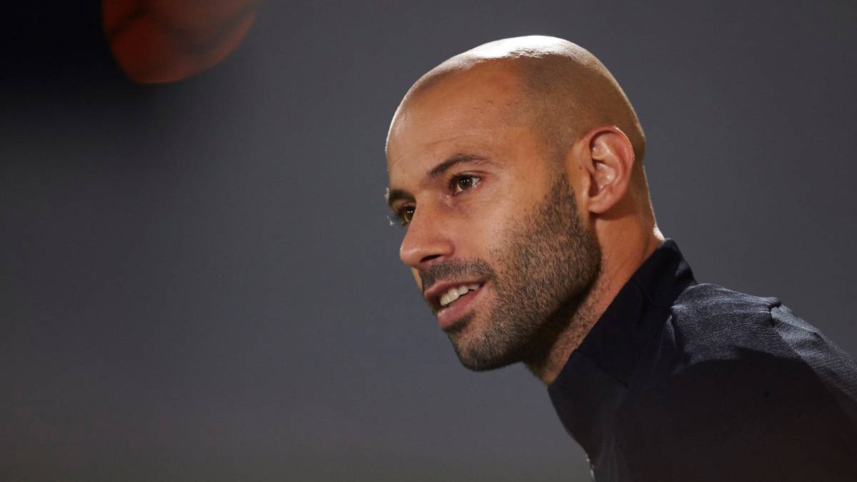 El jugador del FC Barcelona Javier Mascherano durante el entrenamiento en la ciudad deportiva Joan Gamper