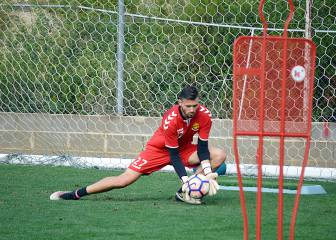 Dimitrievski: “En el penalti, Aarón le da dos veces al balón”