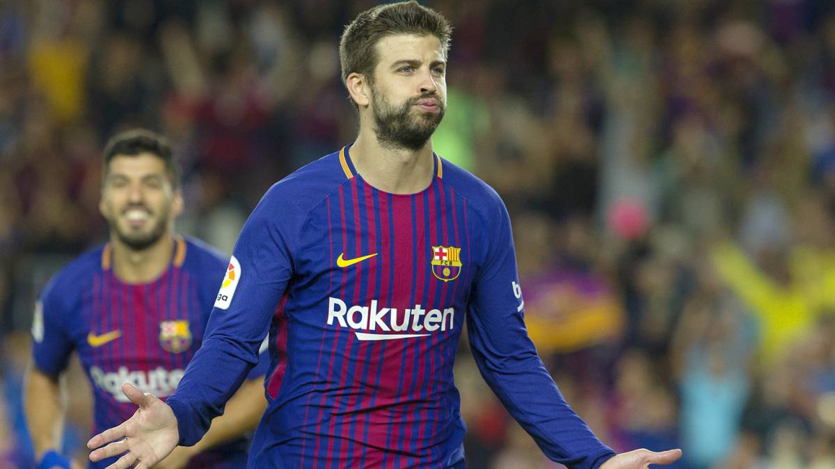 Piqué celebra un gol frente al Espanyol en LaLiga Santander.