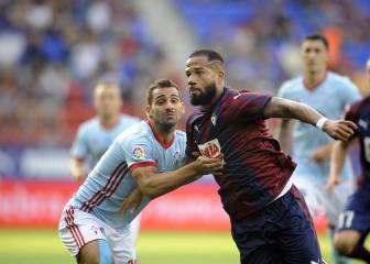 El Valencia sigue de cerca al lateral diestro Jonny, del Celta