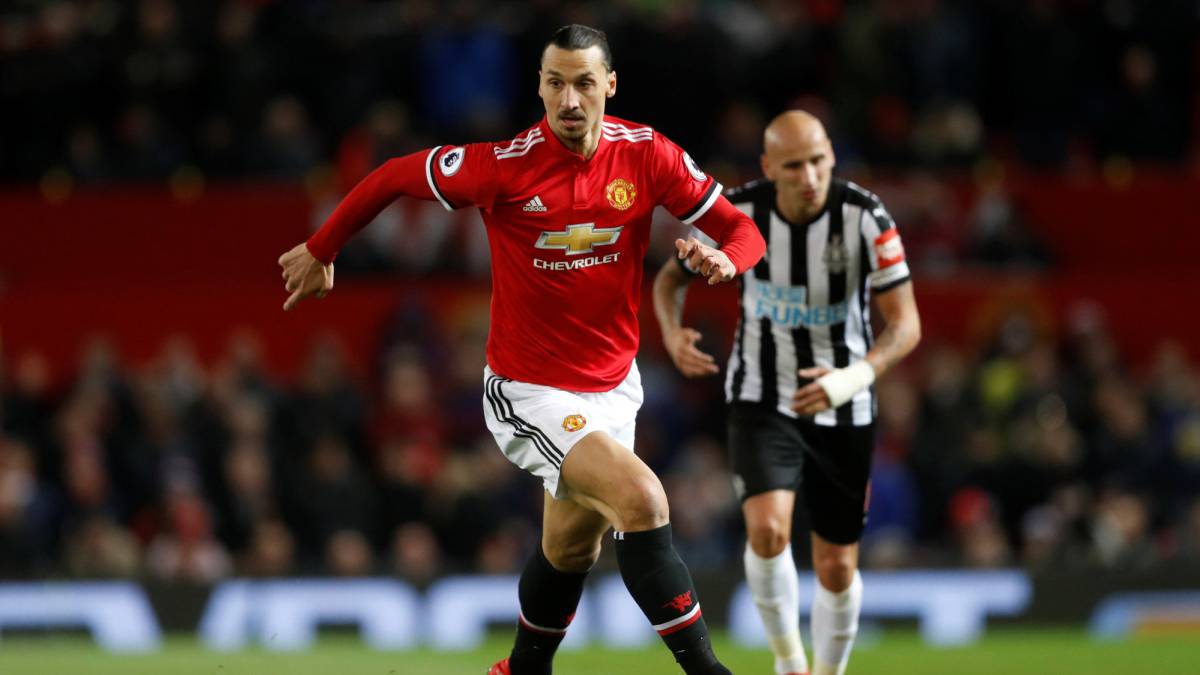 Ibrahimovic reaparece siete meses después ante el Newcastle.