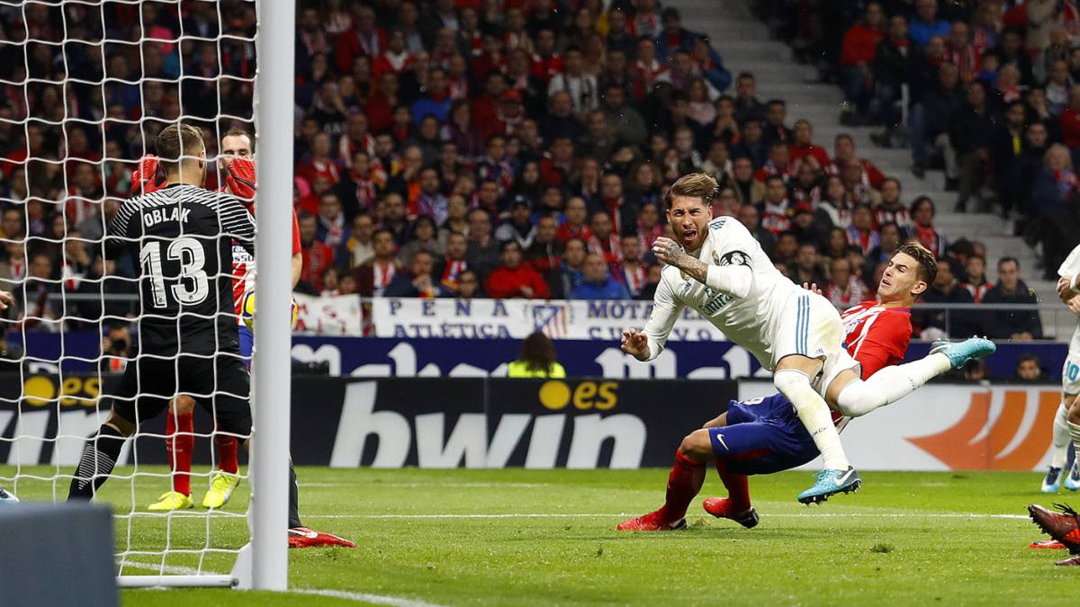 Momento en que Lucas rompió la nariz a Ramos.