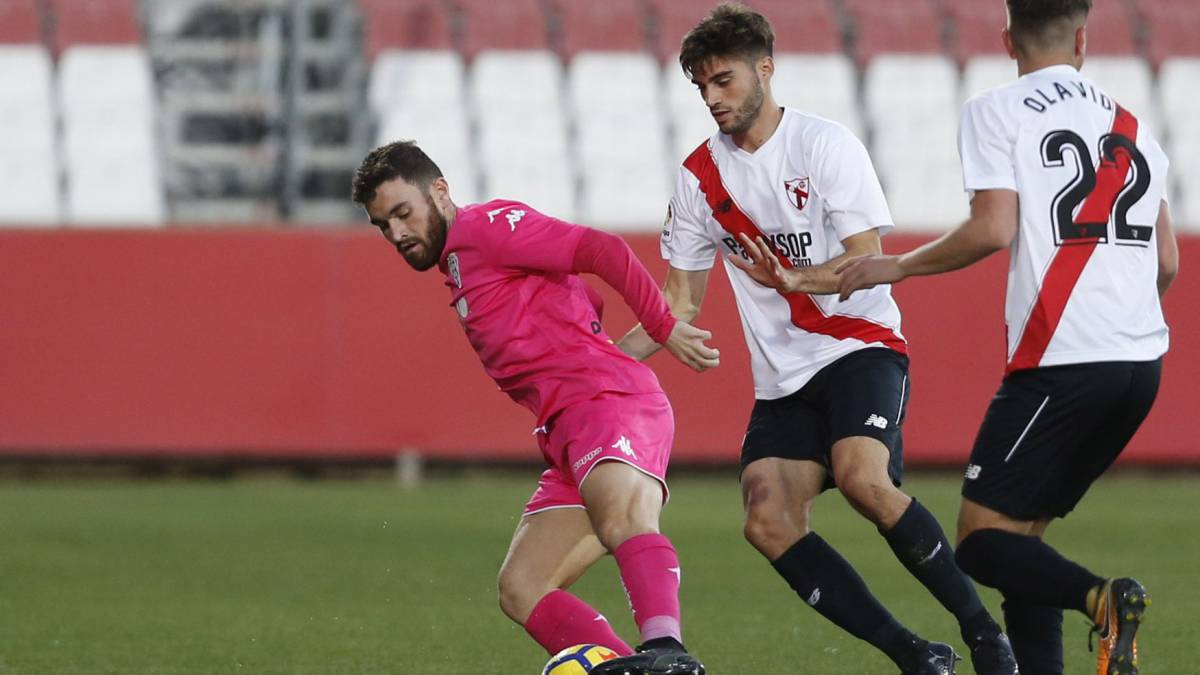 Sigue el Sevilla B-Córdoba en directo online, jornada 15 de LaLiga 1|2|3. Hoy, domingo 19 de noviembre a las 18.00 horas, desde el Viejo Nervión, en AS