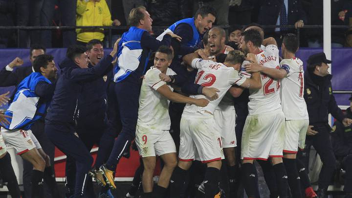 Celebración del empate entre Sevilla y Liverpool.
