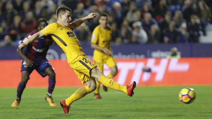 Gameiro marca el 0-3 al Levante, su segundo gol, el cuarto con el Atlético del curso.