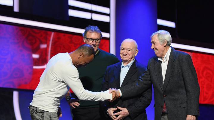 Sorteo. Cafú saluda a Banks ante Blanc y Simonyan.