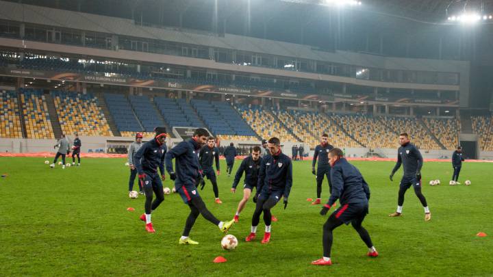 El Athletic llegó algo más tarde de lo previsto a las ruedas de prensa y la sesión de entrenamiento por culpa de los gigantescos atascos que suele soportar la ciudad de Lviv.