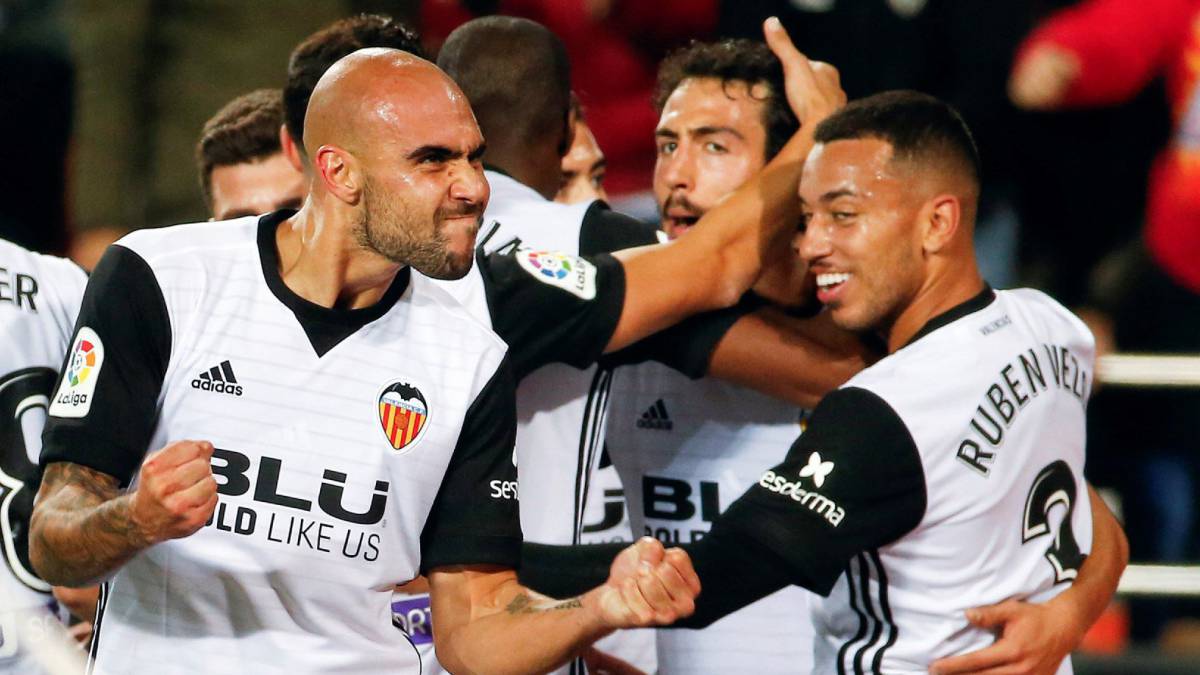 Resumen y goles del Valencia 2-1. Un discutido penalti transformado por Parejo en el minuto 80 decantó el marcador a favor del equipo de Marcelino.