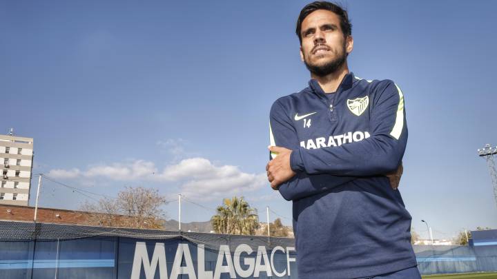 Recio: "Hacen falta dos o tres fichajes; los que vengan, que sea para jugar ya"