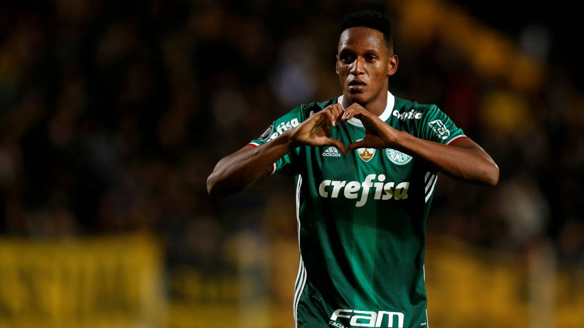 Yerri Mina: Barcelona to sign Palmeiras central defender