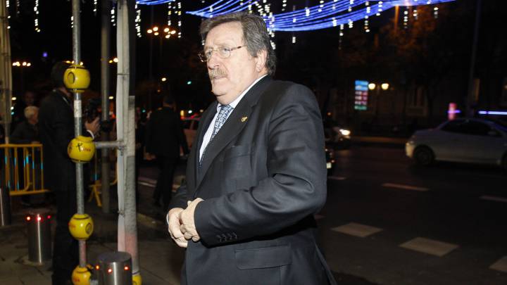 Larrea: "El VAR tendrá problemas porque opinan todos...".