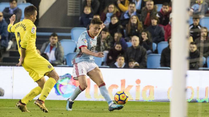 Emre Mor dispara a portería durante el partido entre el Celta y el Villarreal.