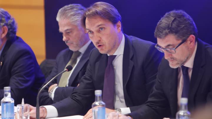 Catalán saca adelante la Junta de Accionistas con mayoría