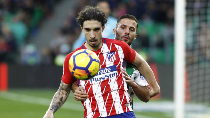 El agente de Vrsaljko admite negociaciones pero ve difícil su salida al Nápoles en invierno